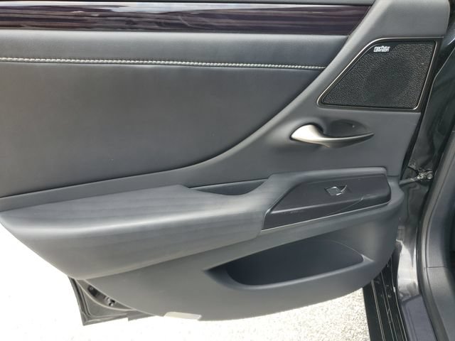 Used 2021 Lexus ES 300h Ultra Luxury w/ Accessory Package FWD image 12