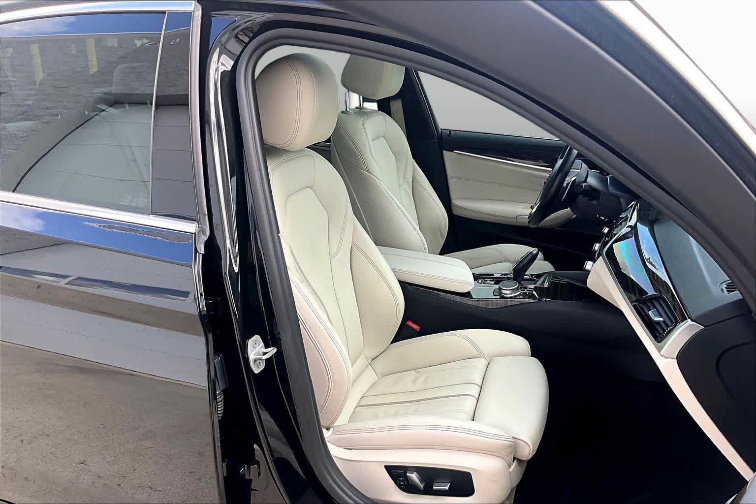 Used 2021 BMW 540i xDrive w/ Premium Package AWD/4WD image 9