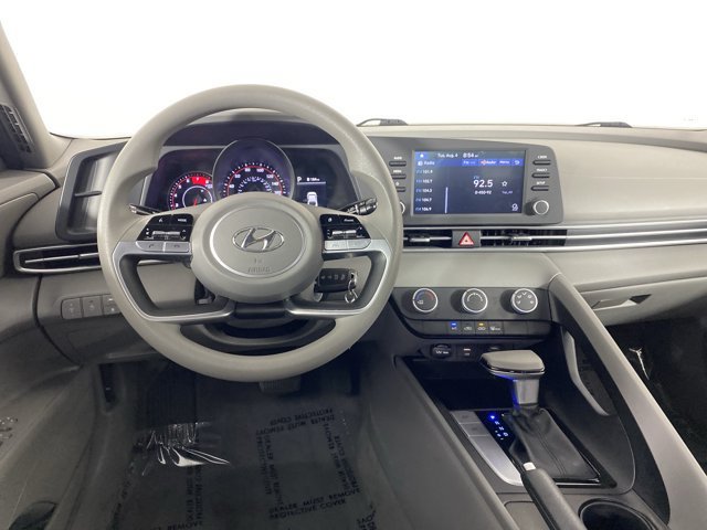 Used 2021 Hyundai Elantra SE FWD image 19