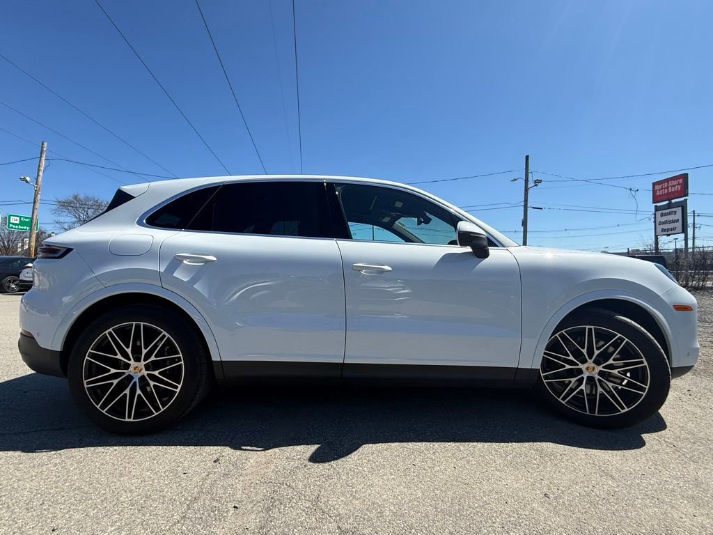 Used 2024 Porsche Cayenne image 8