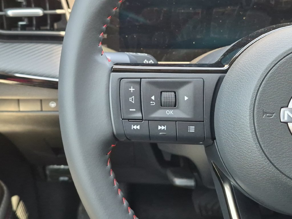 New 2026 Nissan Kicks SR FWD image 18