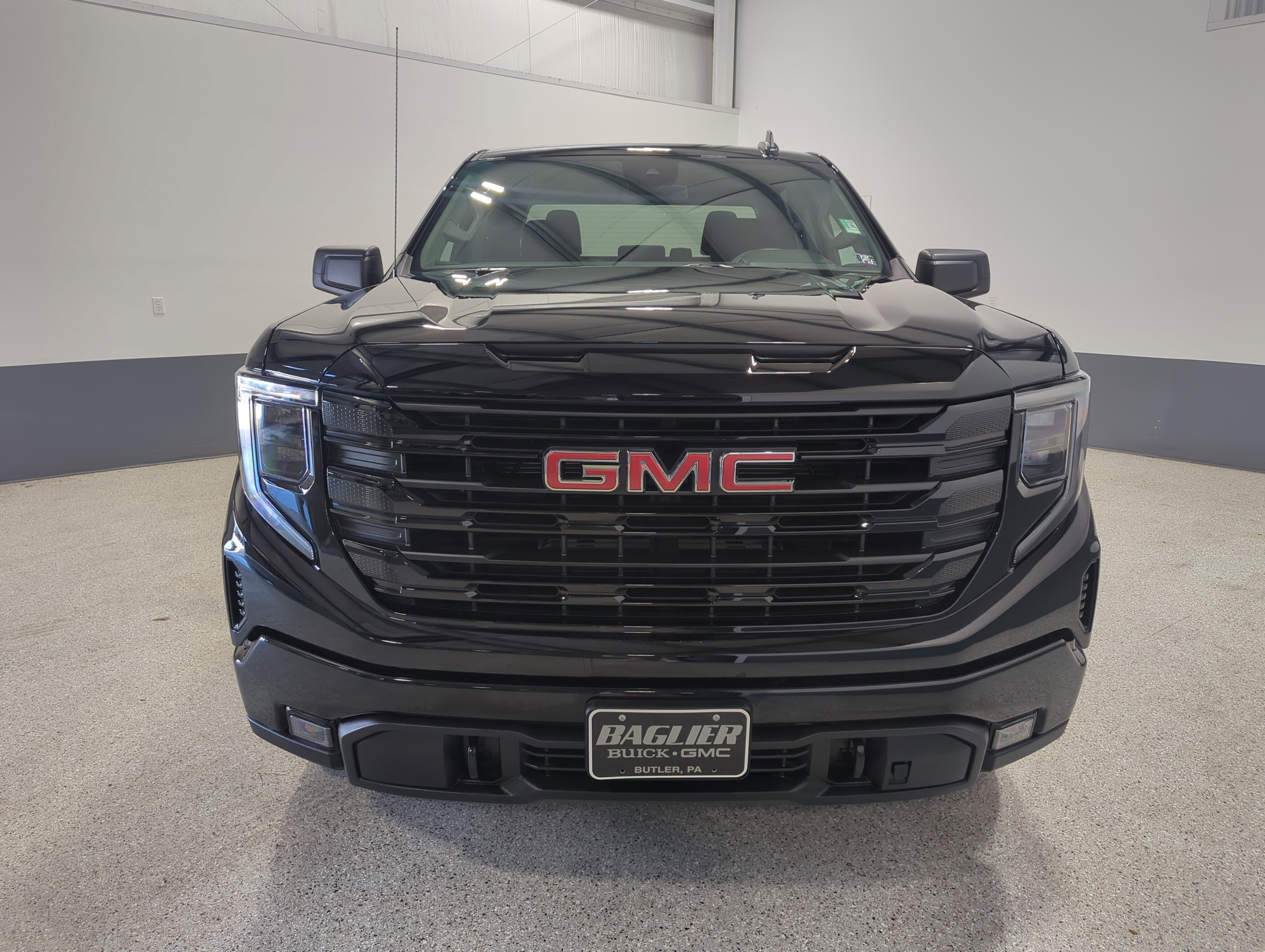 Used 2025 GMC Sierra 1500 Elevation image 8