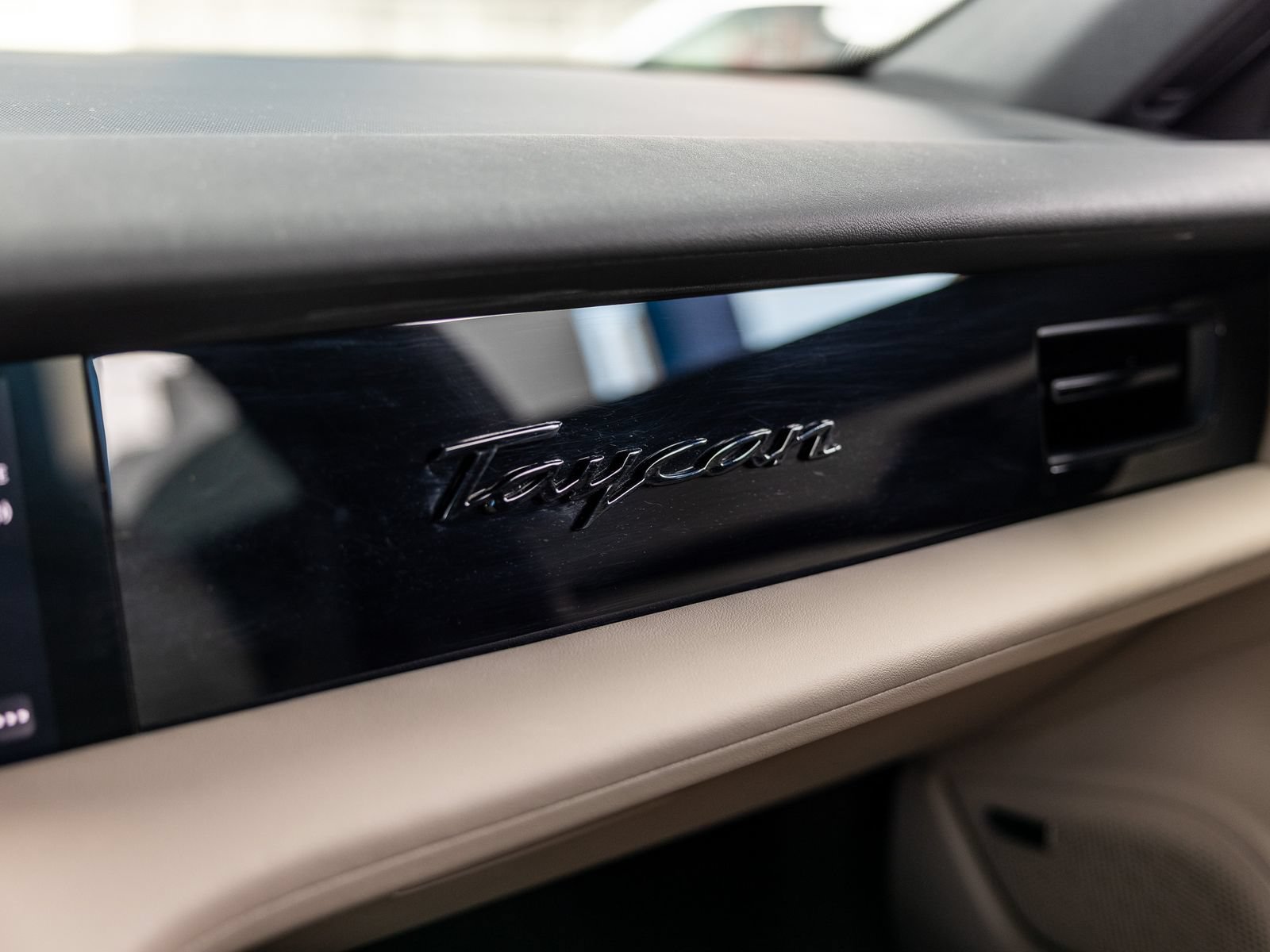 Certified 2024 Porsche Taycan 4S AWD/4WD image 37