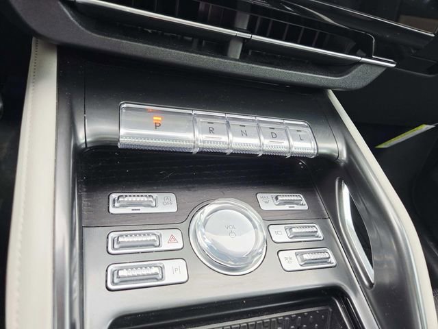 Used 2024 Lincoln Nautilus Reserve w/ Equipment Group 203A AWD/4WD image 24