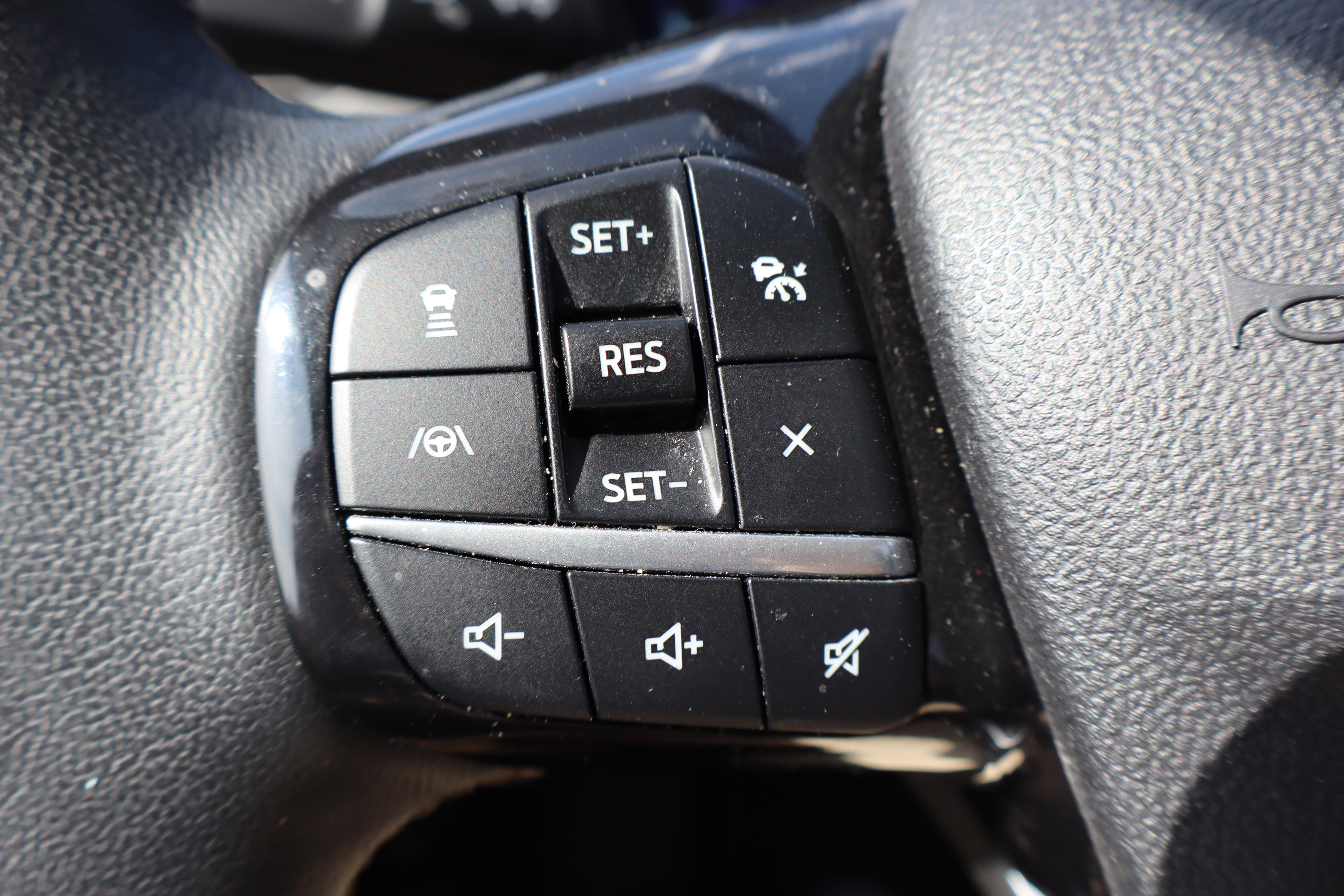 Used 2022 Ford Escape Titanium w/ Titanium Elite Package image 16