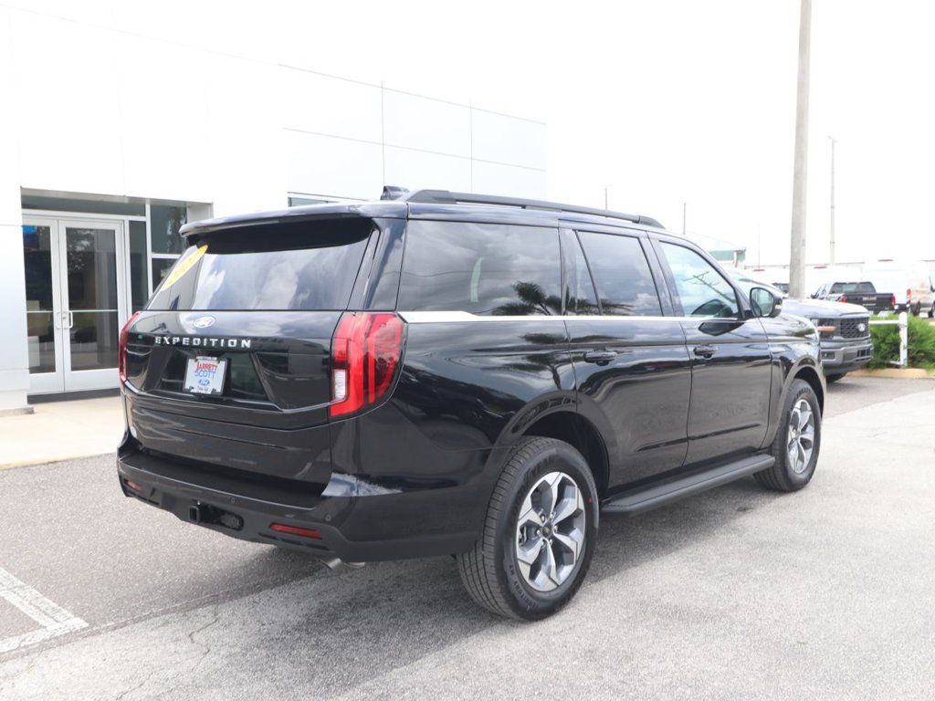 New 2027 Ford Expedition Active RWD image 16