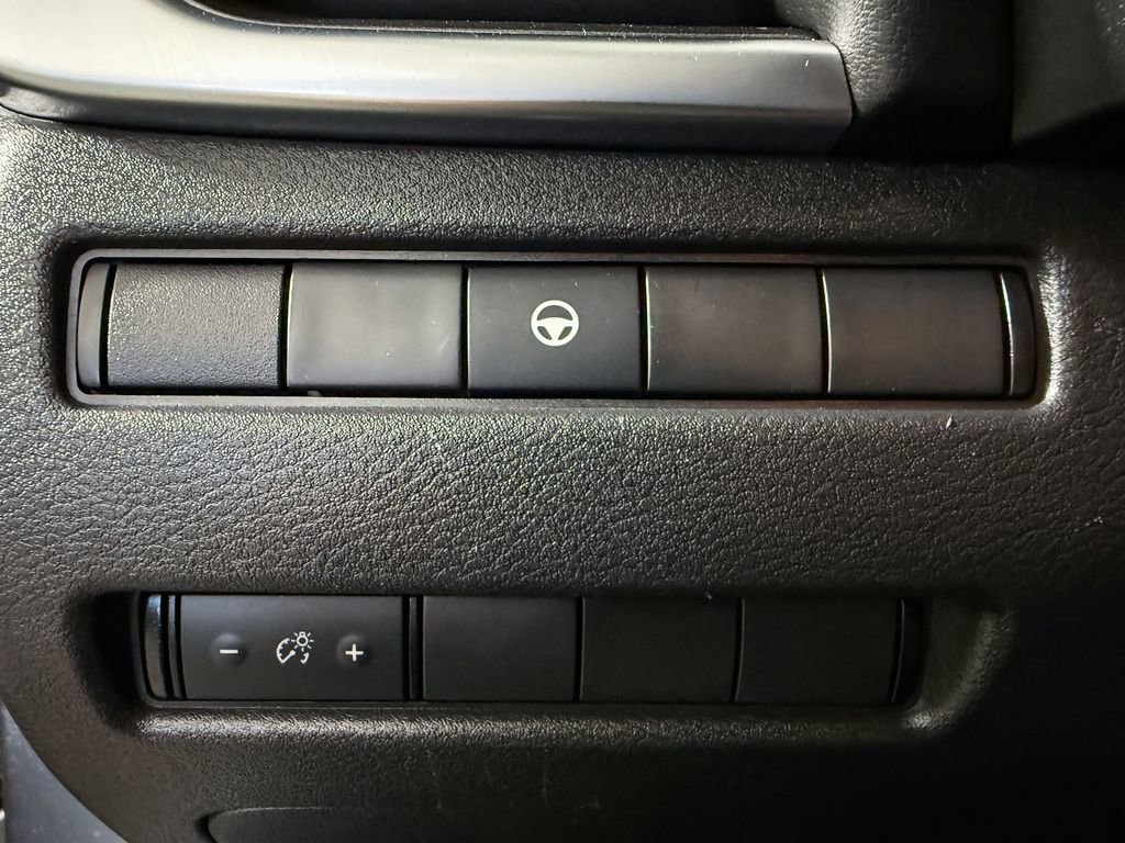 Certified 2022 Nissan Rogue SV image 34