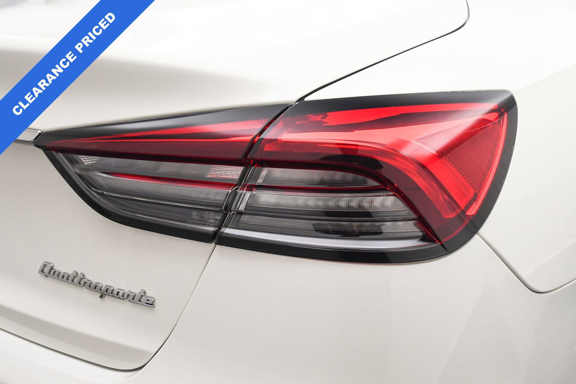 Used 2022 Maserati Quattroporte Modena Q4 image 24