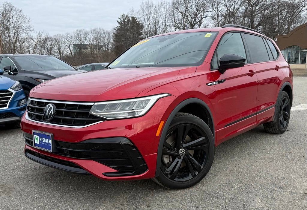 Used 2024 Volkswagen Tiguan SE R-Line image 1