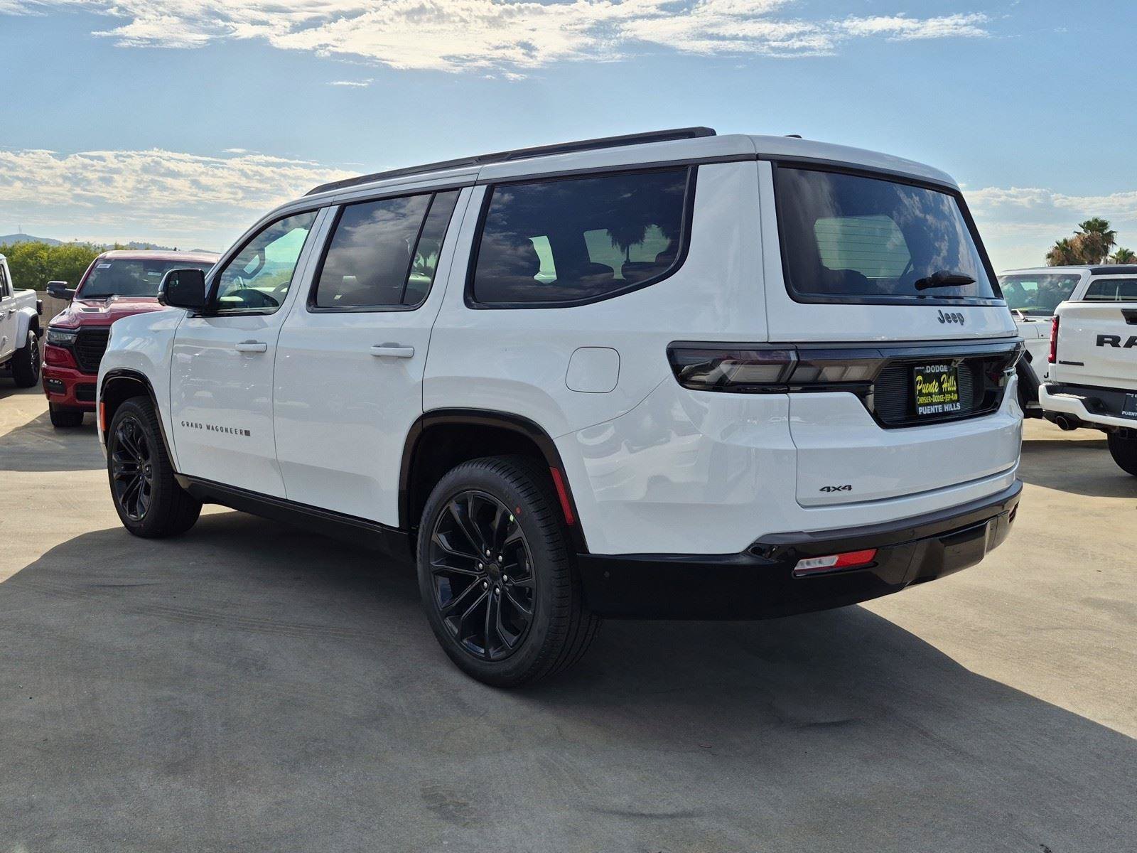 New 2026 Jeep Grand Wagoneer Summit w/ 8-Passenger Seating Package AWD/4WD image 4