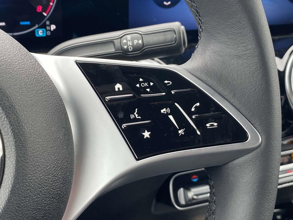 Certified 2025 Mercedes-Benz GLB 250 image 23