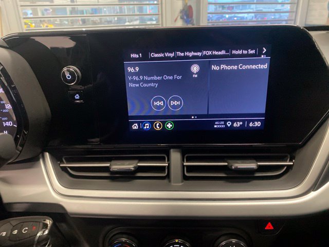 New 2026 Chevrolet Trax LS w/ LS Convenience Package FWD image 16