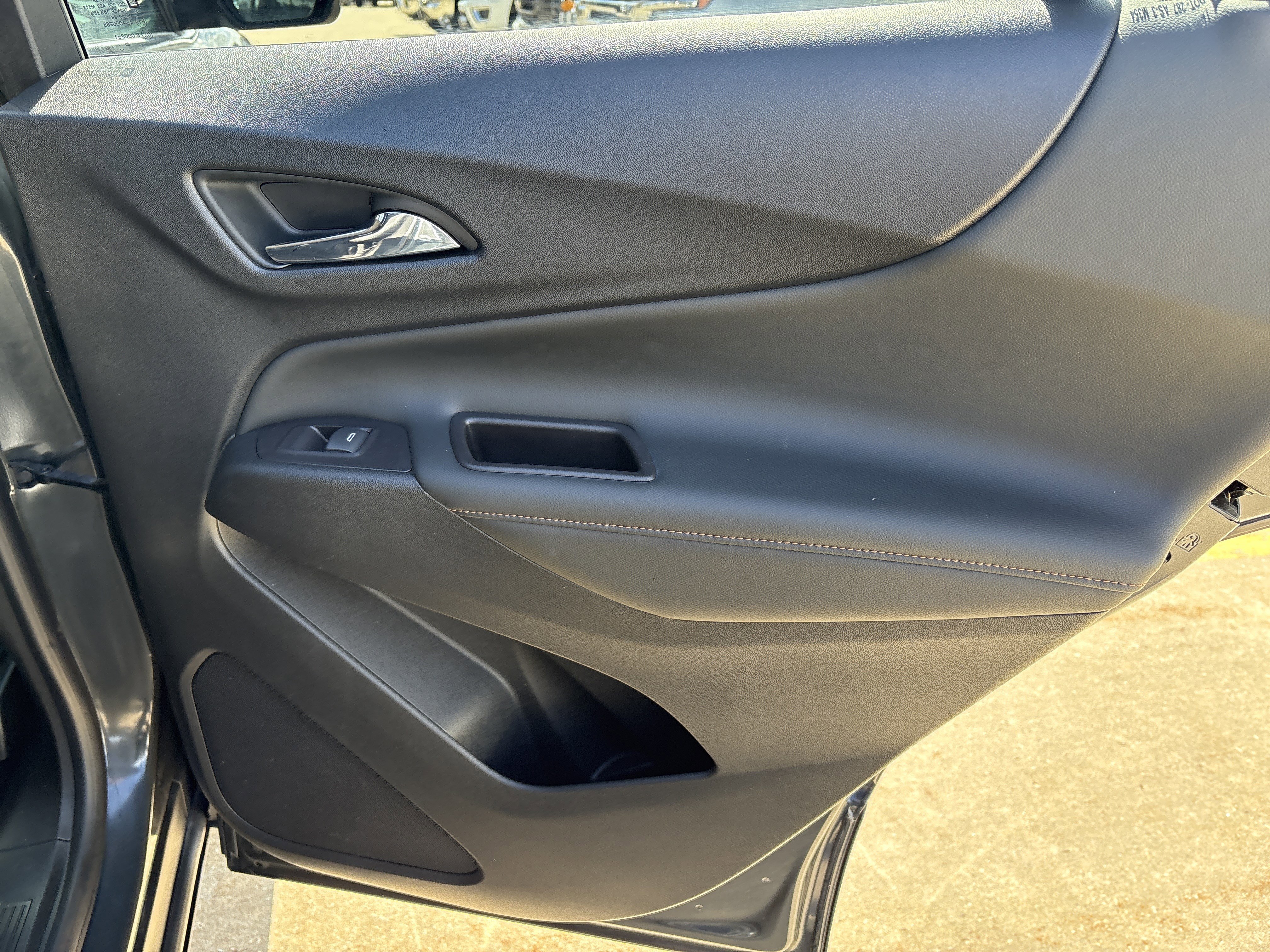 Used 2021 Chevrolet Equinox Premier image 15