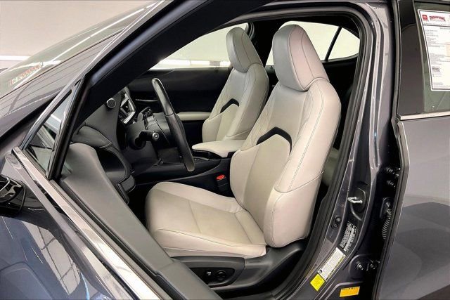 Used 2023 Lexus UX 250h FWD w/ Accessory Package (Z2) image 18