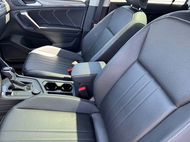 Used 2023 Volkswagen Tiguan SE AWD/4WD image 13