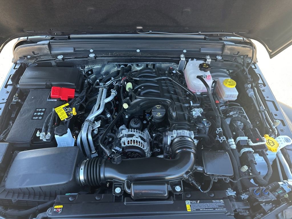 Used 2025 Jeep Wrangler Sport S image 25