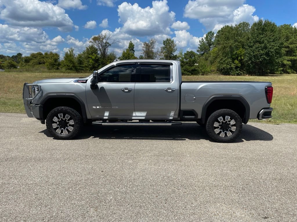 Used 2024 GMC Sierra 2500 Denali w/ Denali Reserve Package AWD/4WD image 2