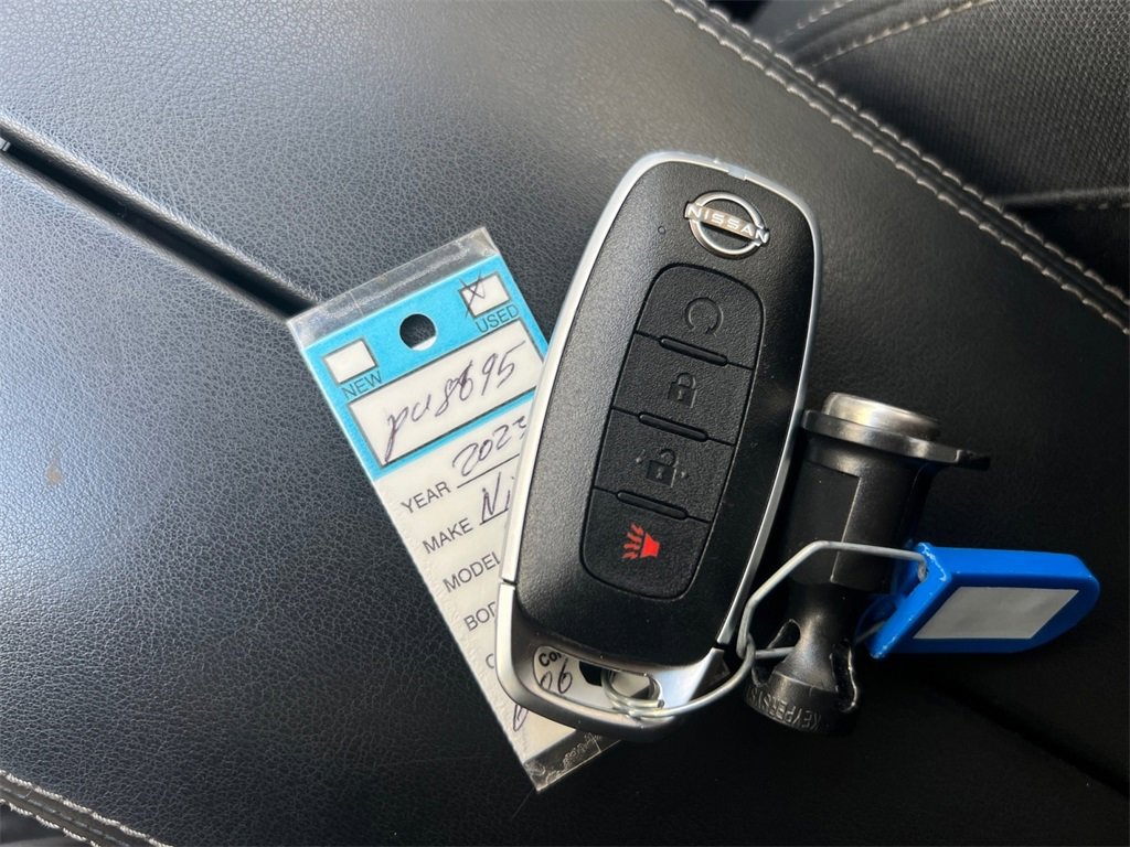 Used 2023 Nissan Rogue S image 30