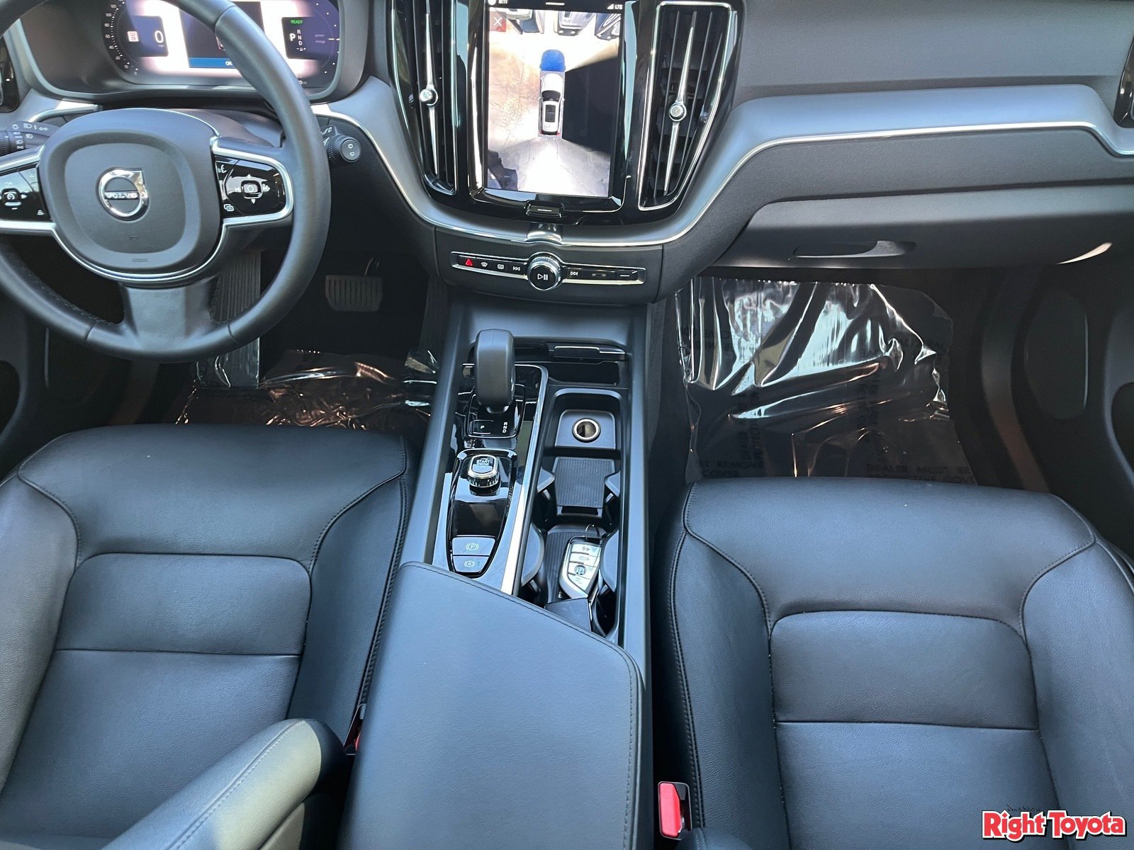 Used 2025 Volvo XC60 T8 Plus AWD/4WD image 17