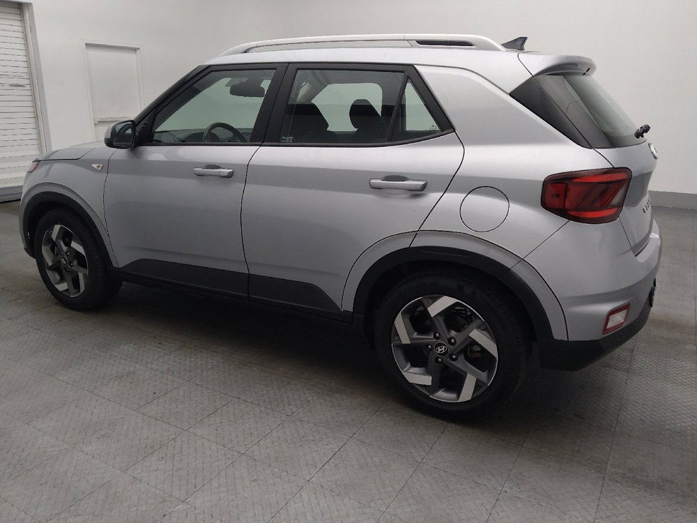 Used 2021 Hyundai Venue SEL w/ Cargo Package image 3