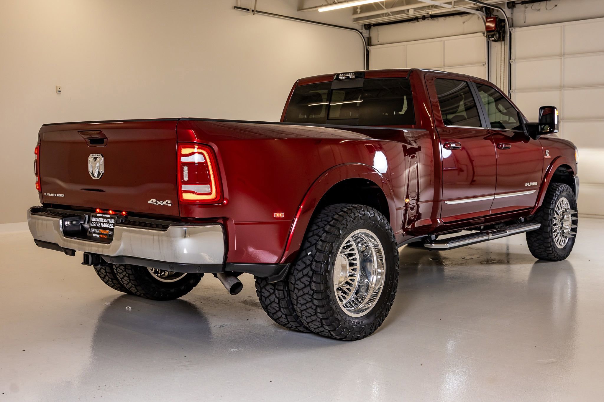 Used 2024 RAM 3500 Limited AWD/4WD image 10