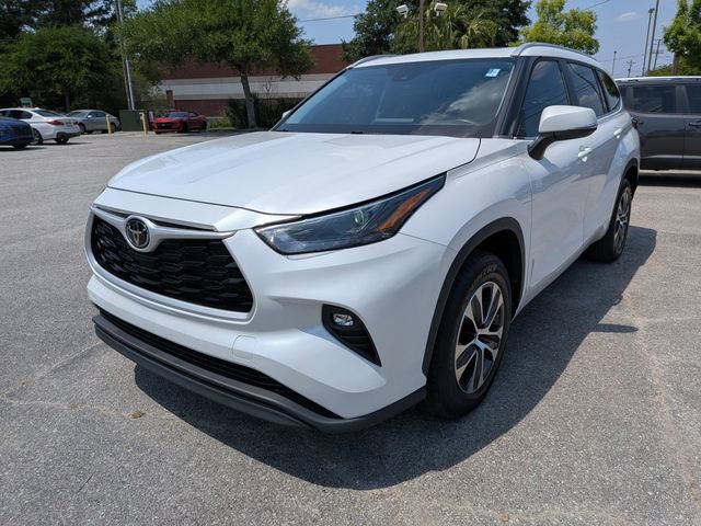 Used 2023 Toyota Highlander XLE image 8