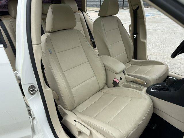 Used 2012 Volkswagen Jetta TDI FWD image 4