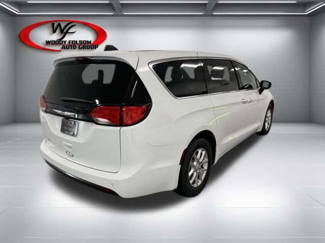 New 2026 Chrysler Voyager LX image 6