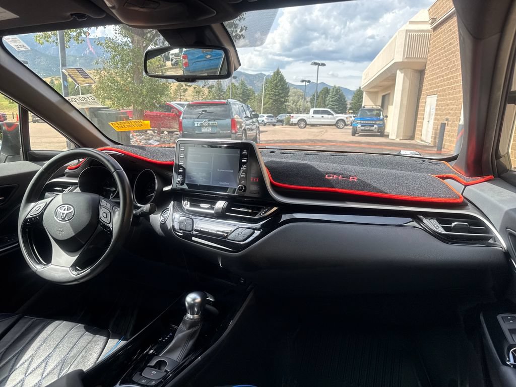Used 2019 Toyota C-HR XLE FWD image 28