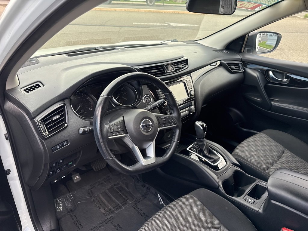 Used 2022 Nissan Rogue Sport SV image 19