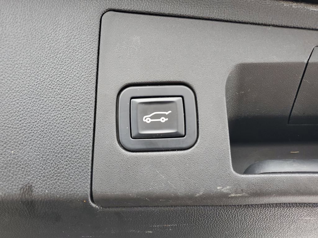 Used 2017 Cadillac XT5 Luxury w/ Driver Awareness Package image 33