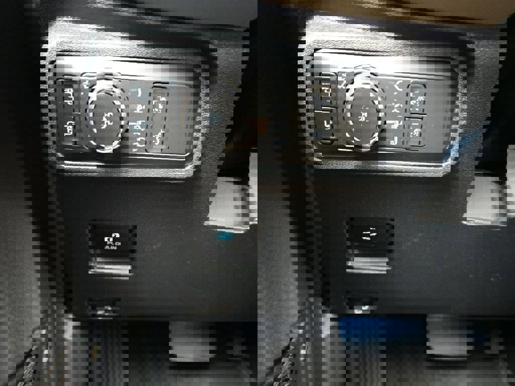 Used 2022 Ford Bronco Wildtrak image 13