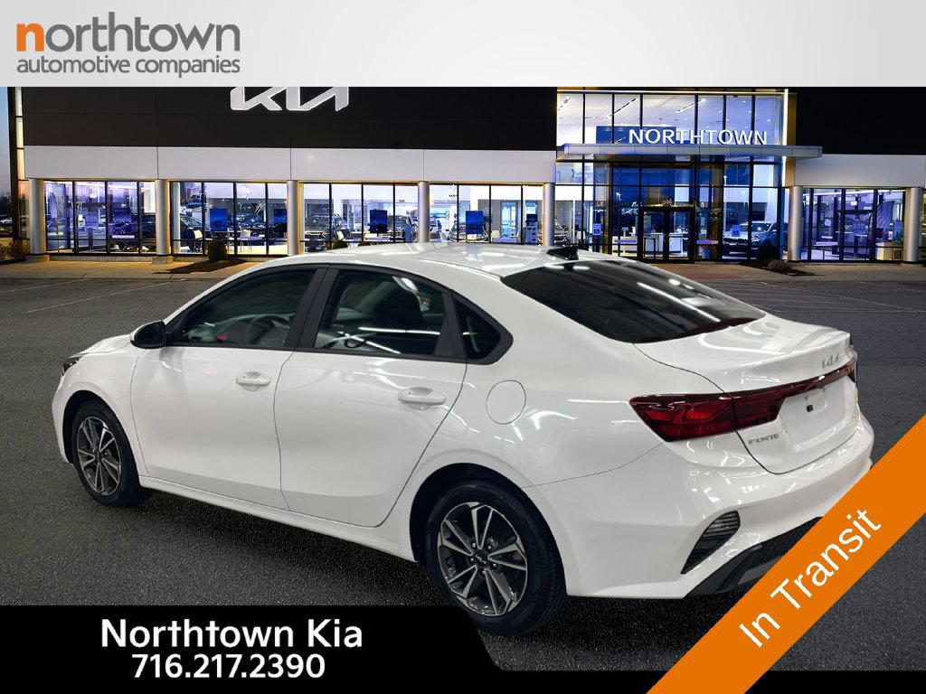 Used 2023 Kia Forte LXS FWD image 4