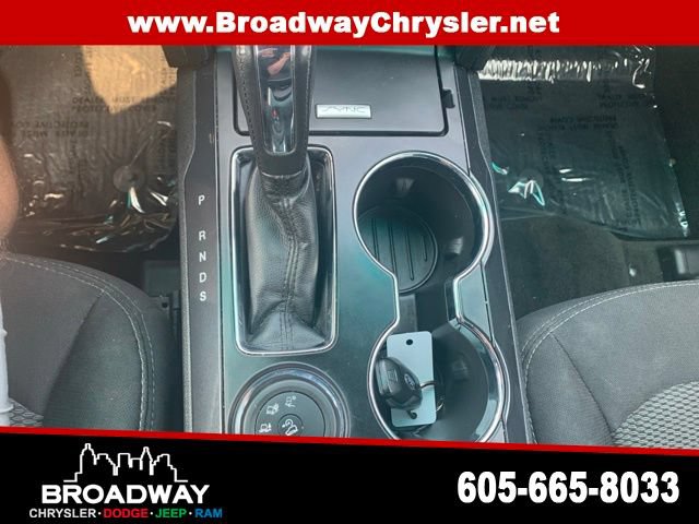 Used 2017 Ford Explorer XLT AWD/4WD image 9