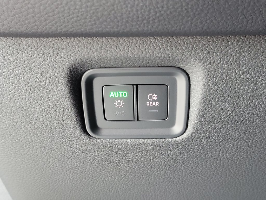 Certified 2026 Porsche Cayenne AWD/4WD image 38