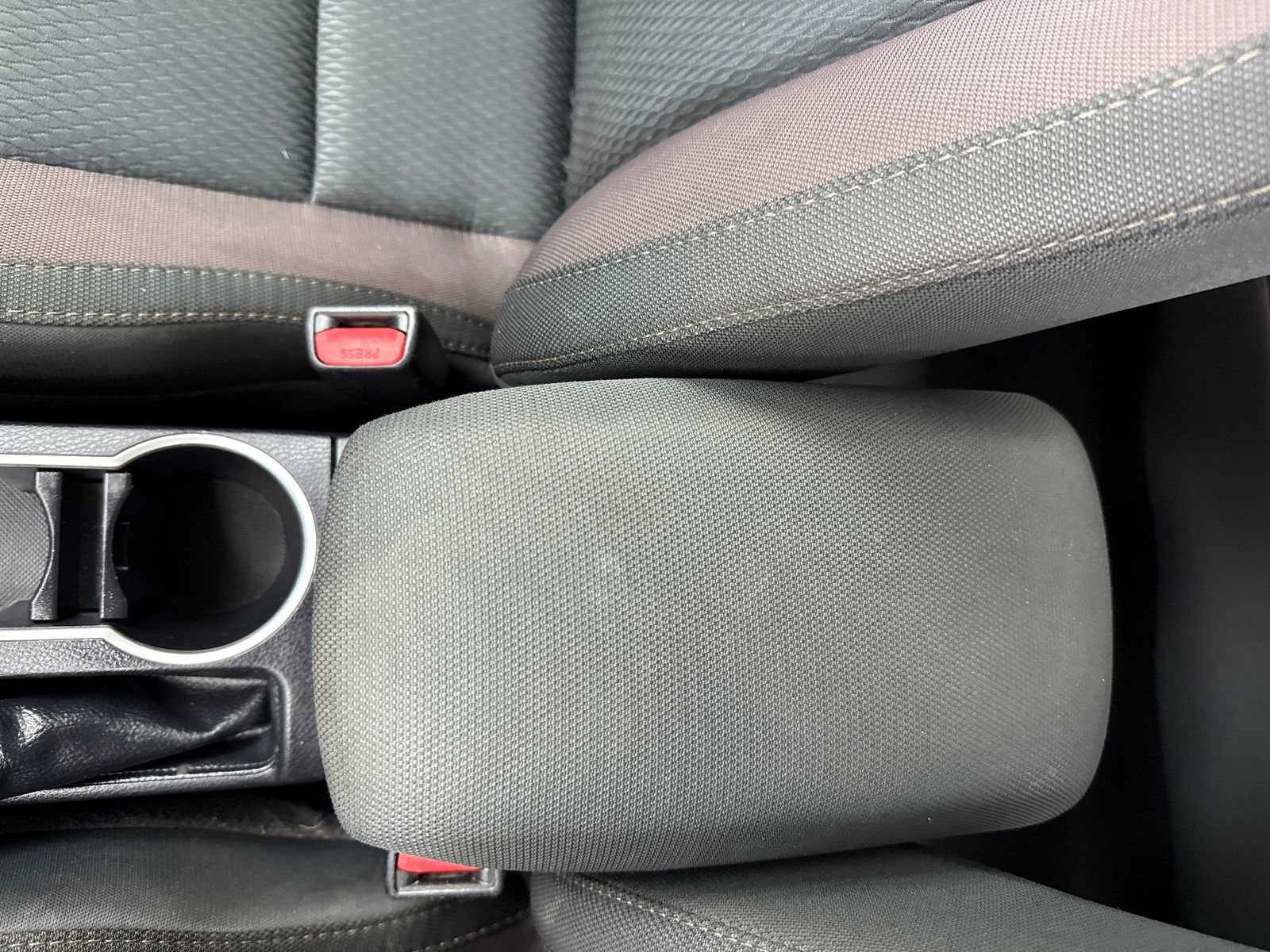 Used 2019 Toyota Corolla LE w/ Carpet Mat Package (TMS) FWD image 30