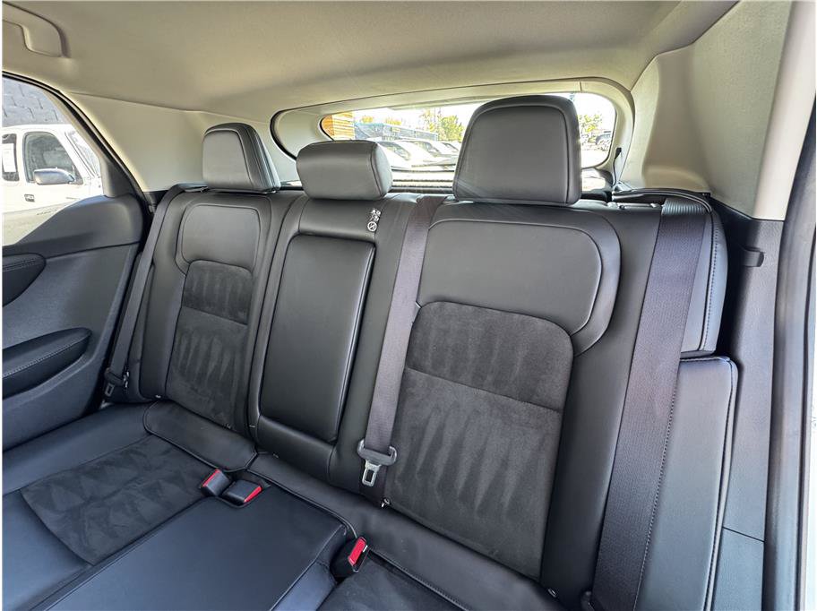 Used 2024 Nissan Ariya AWD image 16