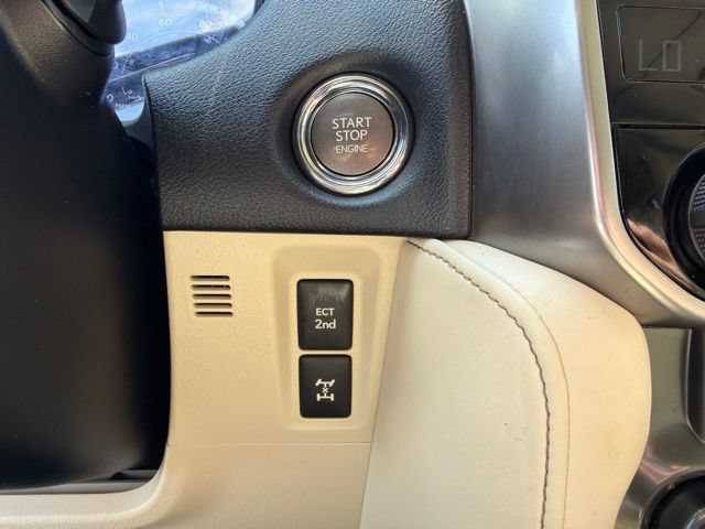 Used 2023 Lexus GX 460 Luxury w/ Sport Design Package AWD/4WD image 17