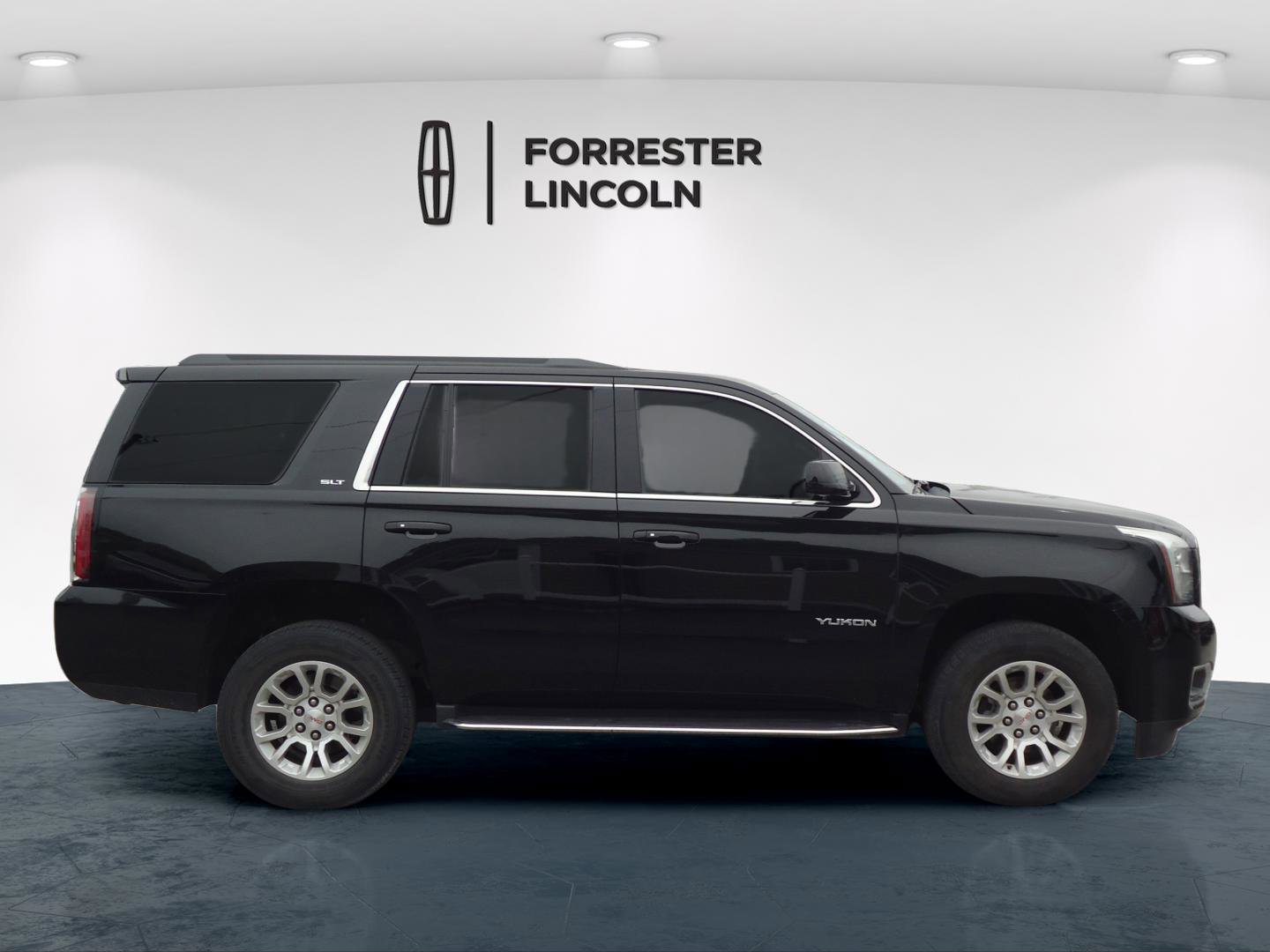 Used 2017 GMC Yukon SLT w/ Open Road Package AWD/4WD image 2