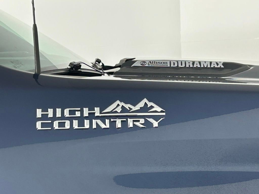 Used 2023 Chevrolet Silverado 3500 High Country image 9