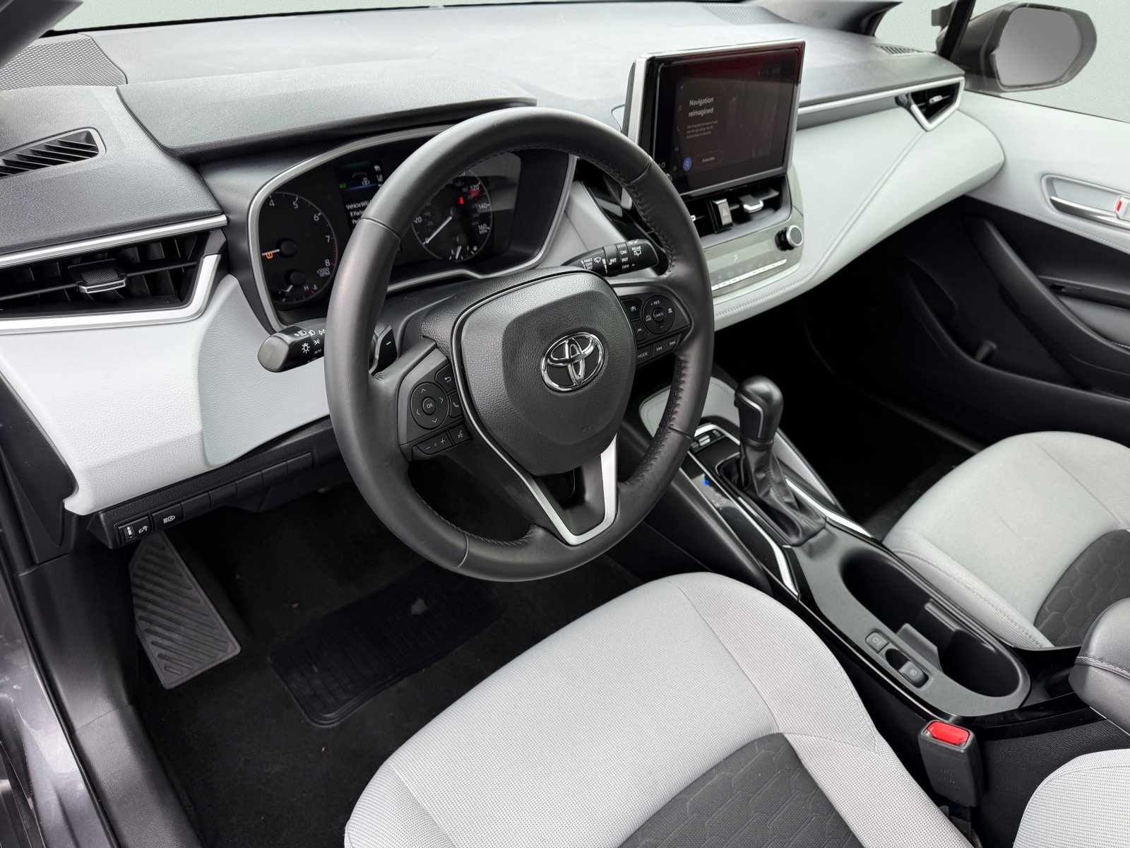 Used 2023 Toyota Corolla SE FWD image 14