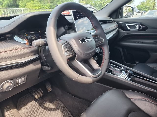 Used 2026 Jeep Compass Trailhawk AWD/4WD image 16
