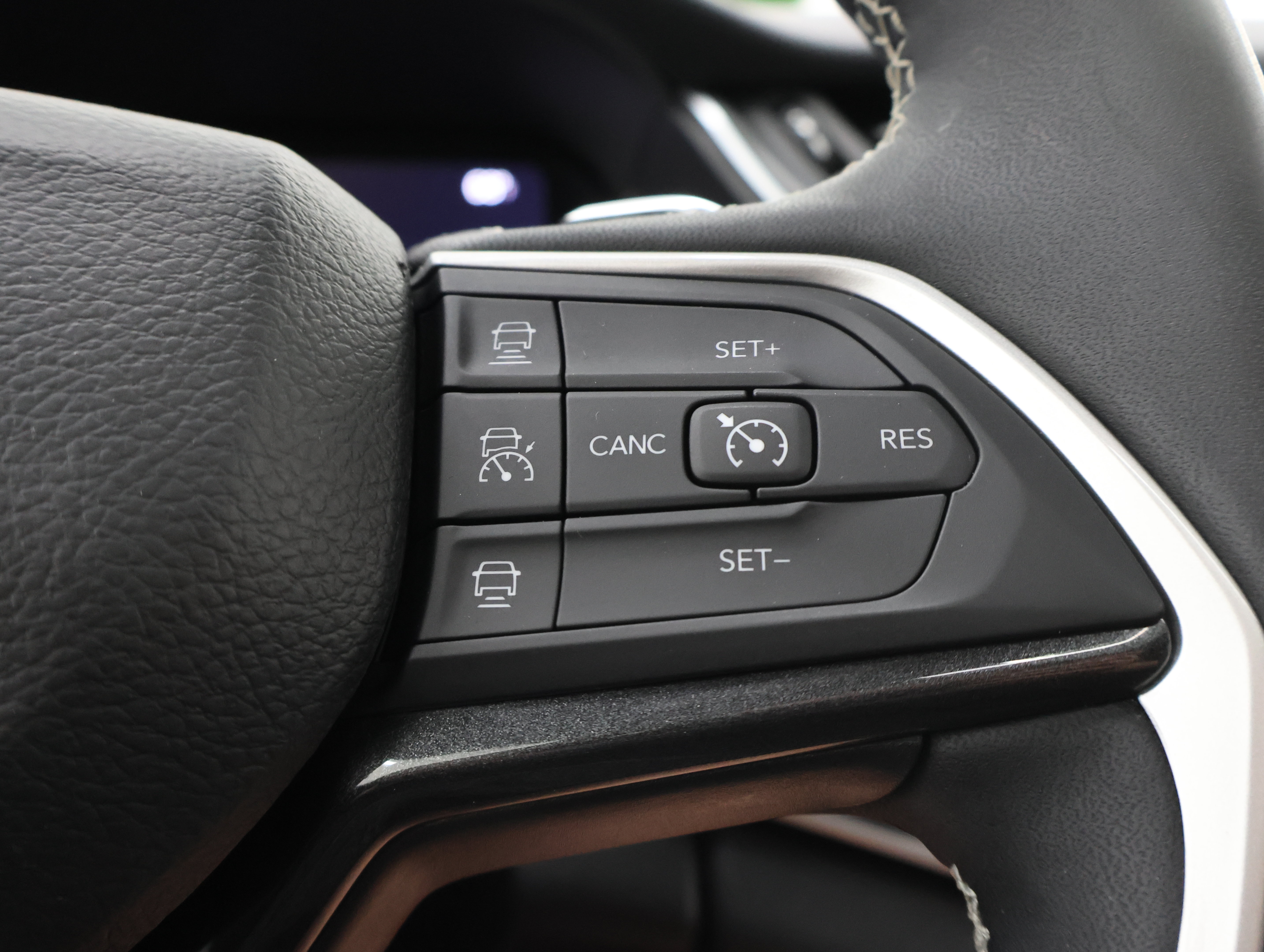 Used 2023 Jeep Grand Cherokee Altitude AWD/4WD image 15
