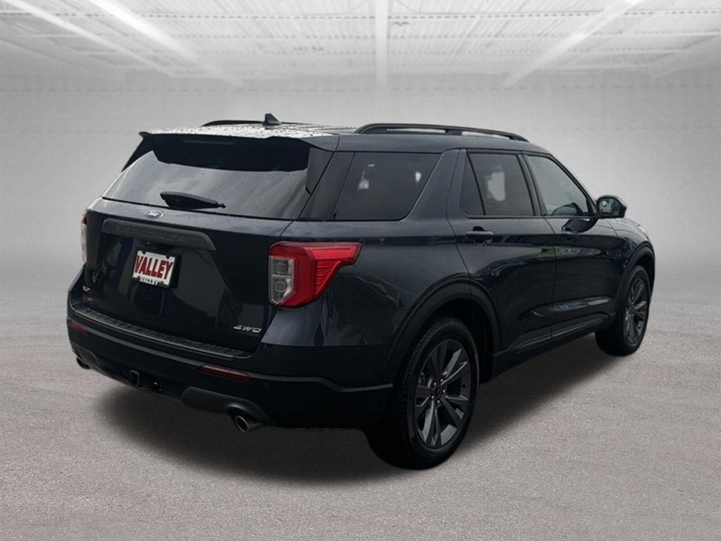 Used 2023 Ford Explorer XLT w/ Equipment Group 202A AWD/4WD image 13