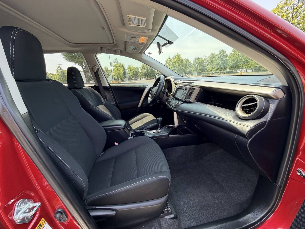 Used 2015 Toyota RAV4 XLE FWD image 15