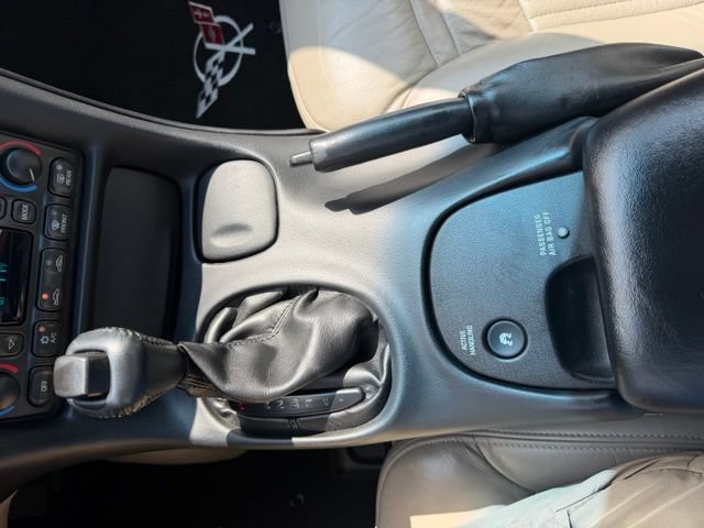 Used 2004 Chevrolet Corvette Coupe RWD image 14