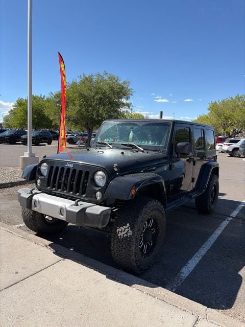 Used 2015 Jeep Wrangler Unlimited Sahara w/ Connectivity Group AWD/4WD image 2