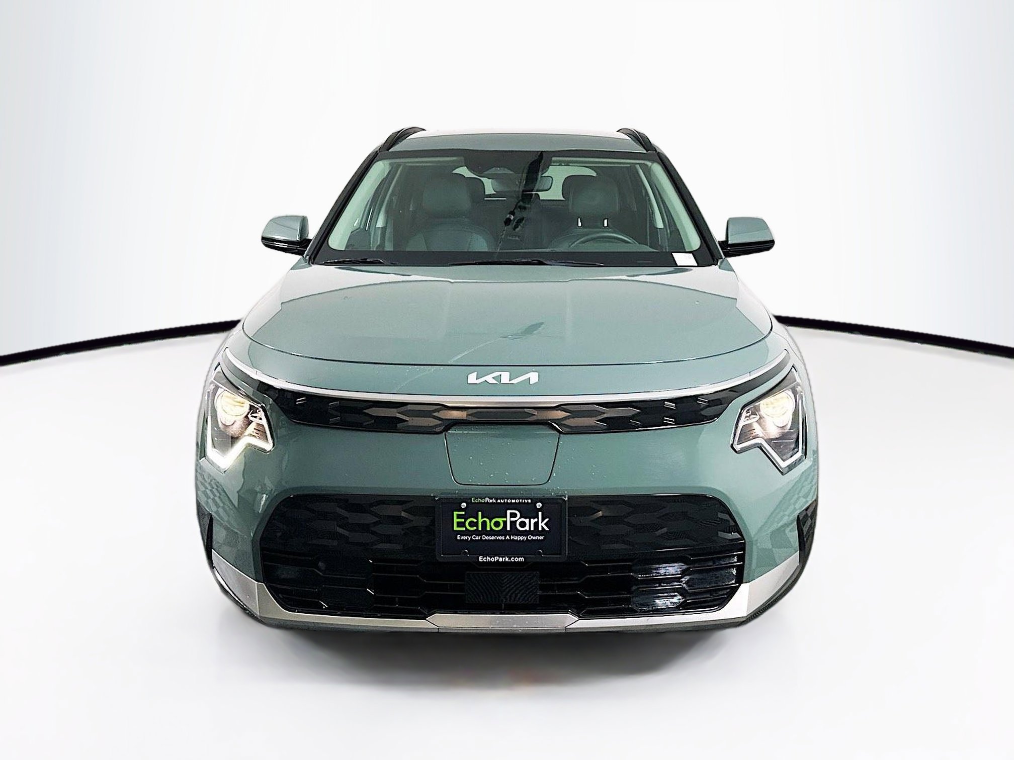 Used 2023 Kia Niro Wind w/ Wind Preserve Package FWD image 2