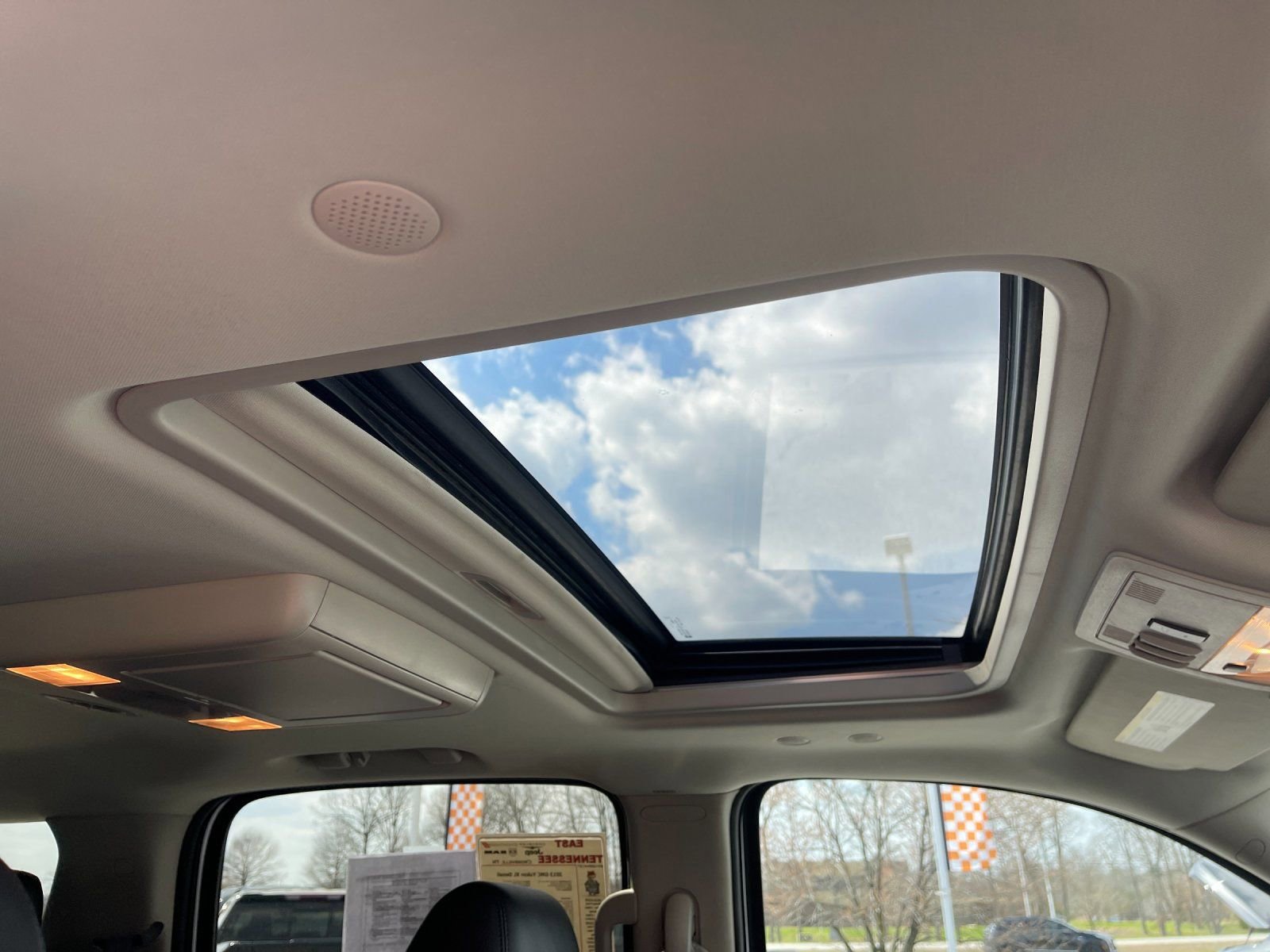 Used 2013 GMC Yukon XL Denali image 21