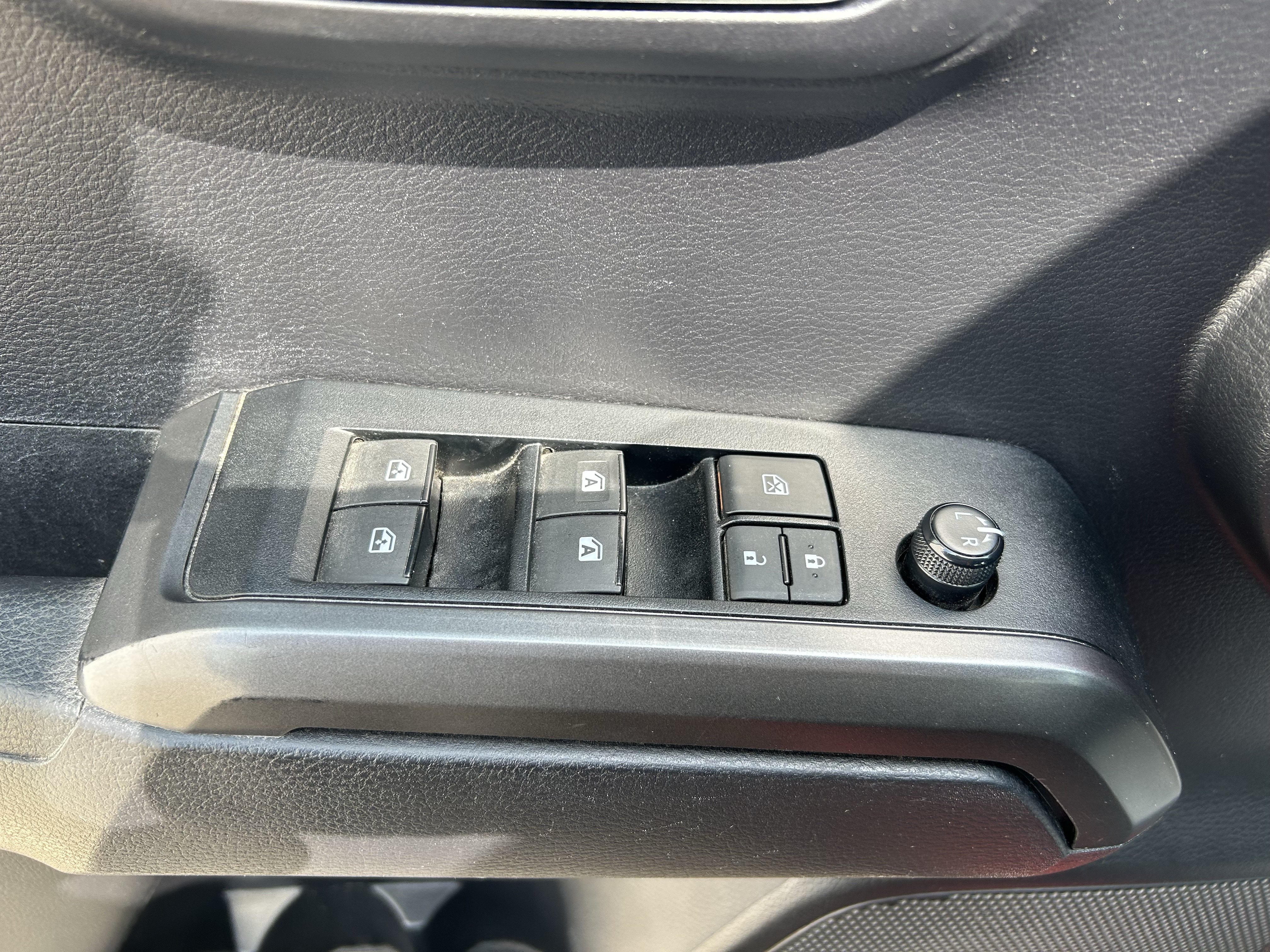 Used 2020 Toyota Tacoma TRD Sport w/ Technology Package AWD/4WD image 18